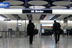 Net migration to UK fell in 2012