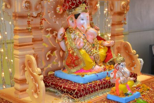 Ganesh Utsav 2012 – celebrating Ganpati festival in the UK Slough Mitra Mandal Ganpati murti