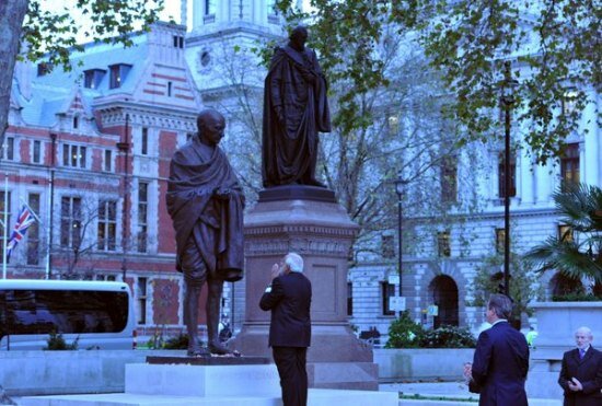 Narendra Modi UK visit 2015: Pics of electric atmosphere at Wembley Stadium for 'UKWelcomesModi' community reception Narendra Modi pays homage to Mahatma Gandhi statue erected at London city