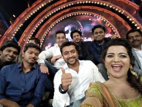 Another selfie by host featuring Surya, SRK, Vijay, Rahman and Hassan